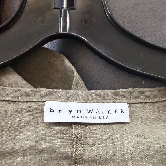 bryn Walker Olive Green V-Neck Linen Tunic - Picture 4 of 5